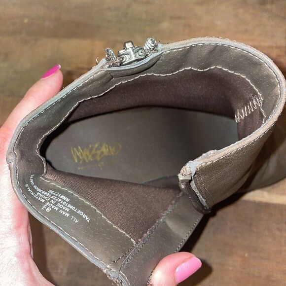 Mossimo Supply Co. | "Jan" Lug Sole Stacked Heel Pointed Toe Ankle Boots 8.5 - Picture 10 of 11